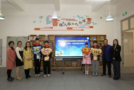 五月天婷婷在线播放