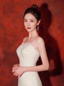草灯和尚陈玉莲饰演的角色